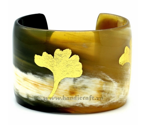 Horn cuff bracelet with golden leave lacquer