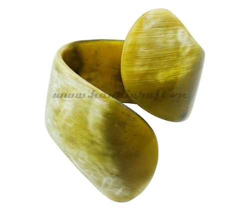 Natural horn bracelet