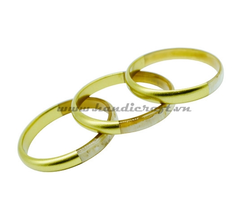 Horn cuff bracelet with golden leave lacquer