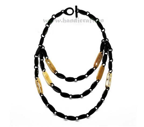 Triple layer necklace