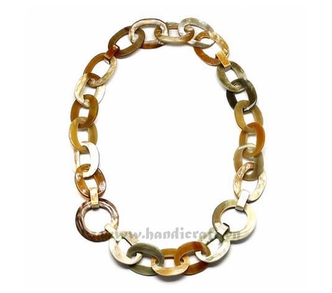 Oval & round horn necklace
