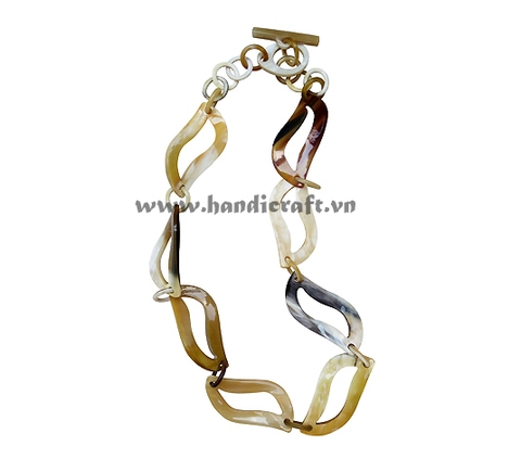 Horn leaves necklace