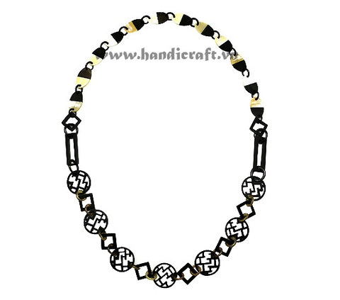 Solid oval horn with lacquer & carved round horn necklace