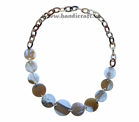 Round & oval horn necklace