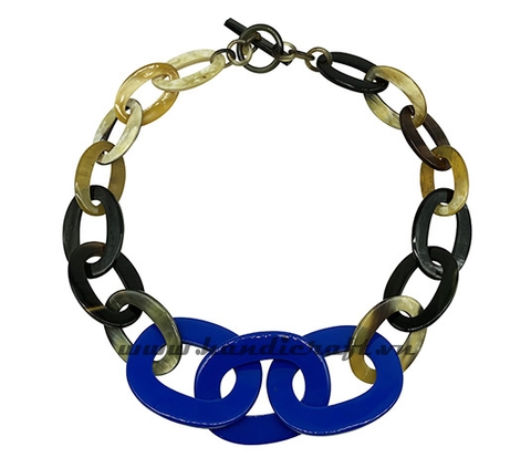 Horn with multi lacquer necklace