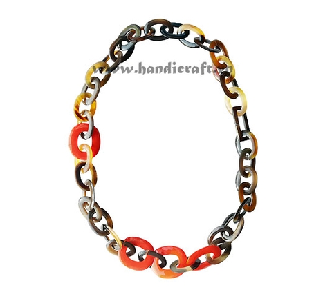 Oval horn with red lacquer necklace