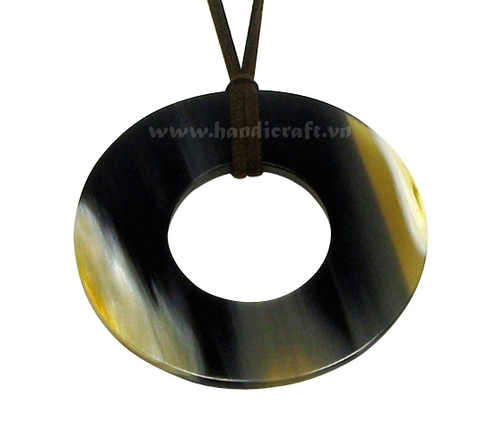 Horn pendant