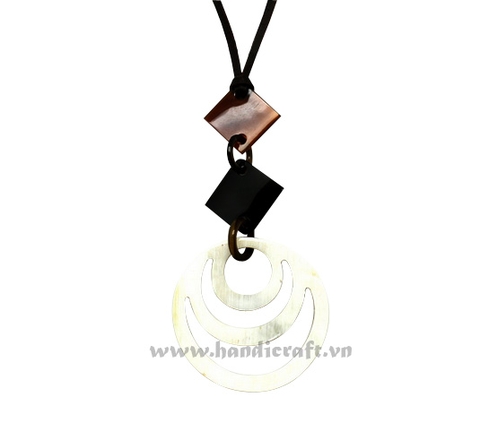 Horn pendant