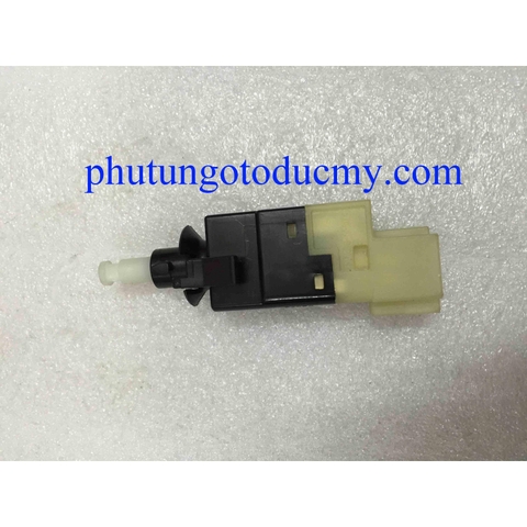 Công tắc chân phanh Mercedes C180,C200,C240,C280 W203- A0015453809