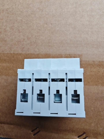 APTOMAT DC 4P 1000VDC – SL7N-63 – SUNIGHT.. CB-DC-4P