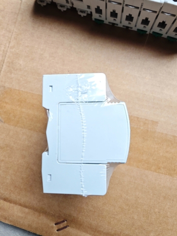 Chống sét lan truyền 3 pha+N- 385V, chuyên dùng cho hệ thống solar hãng Sunlight