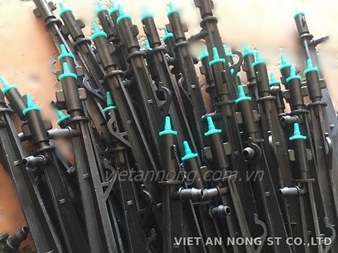 Béc bọ chống côn trùng tưới gốc có chân cắm 30Cm