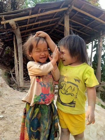 TÌNH NGƯỜI ẤM ÁP NƠI  NẺO CAO !