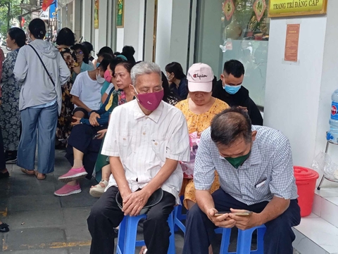 Sắp hết cảnh xếp hàng dài chờ đợi mua vàng miếng SJC