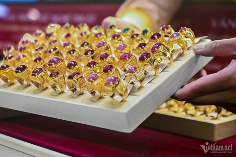 10 lượng vàng năm 2019 mua được 1 ô tô, nay tậu hẳn 2 chiếc