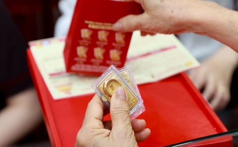 Giá vàng nhẫn diễn biến trái chiều