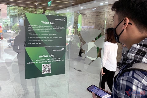 Sau 1 phút mở đăng ký mua vàng online, trang web ngân hàng đã quá tải