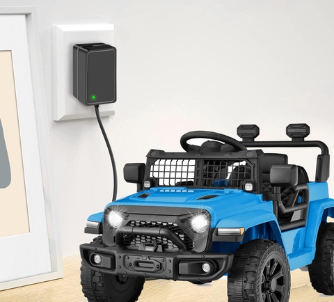 Hướng dẫn Vị Trí Cắm Sạc  - Bí Kíp Chọn Sạc Xe Ô Tô Điện Trẻ Em Chuẩn Kỹ Thuật