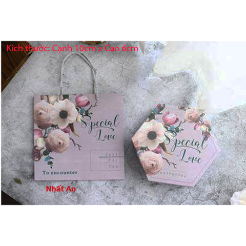 Hộp giấy lục giác đựng bánh Special Love