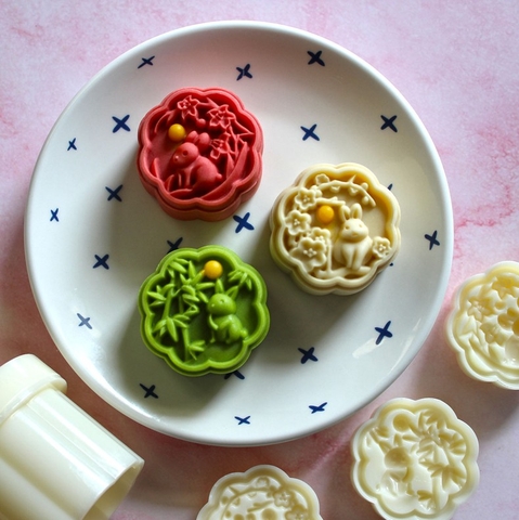 Khuôn trung thu 3 mặt thỏ ngắm trăng 50gr