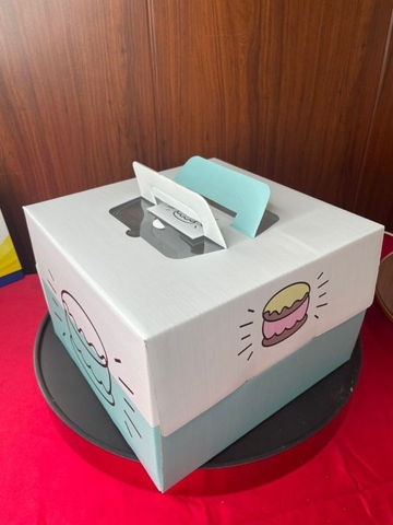 Hộp bánh kem giấy kèm đế xanh trắng (gồm 2 size)