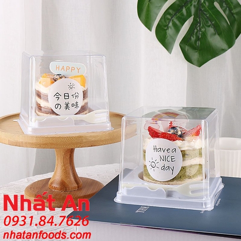 Hộp nhựa đựng bánh kem XY902 - đế ô tròn - kèm muỗng