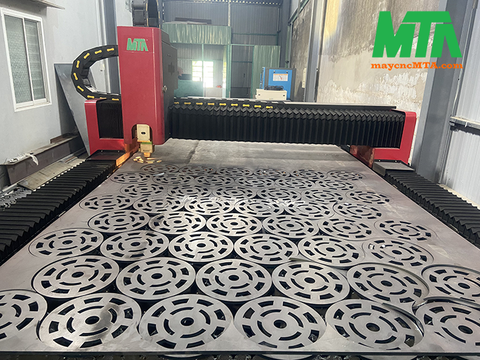 Bàn giao Máy cắt CNC Laser tại Bình Định