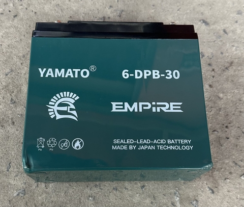 Ắc quy xe máy điện Yamato 12V 30AH (6-DPB-30) - Bình xước móp góc do vận chuyển, mới 100%- Bán thanh lý giá rẻ