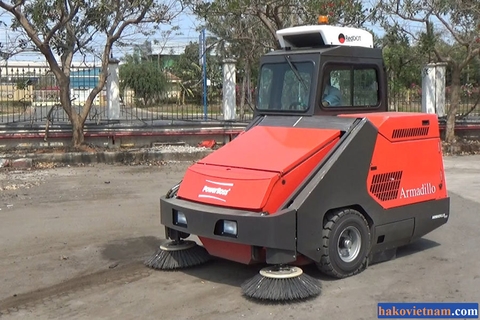 Xe Quét Rác Nhà Xưởng Powerboss Armadillo 10X