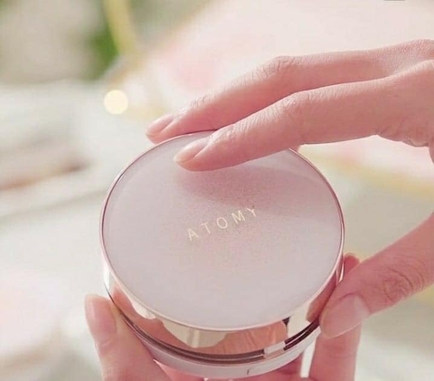 Phấn nước chứa tinh chất sợi Collagen  (màu hồng ngà) - Atomy Gold Collagen Ampoule Cushion 01 Pink Ivory