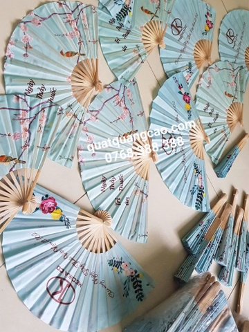Quạt vải lụa cao cấp tặng sự kiện