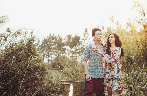 Ảnh cưới ngoại cảnh pre wedding chụp tại bãi đá sông Hồng: Hải Nam - Thùy Vân