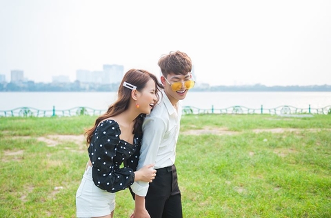 Chụp ảnh cặp đôi ở hồ Tây - địa điểm "phiêu" nhất Hà Nội