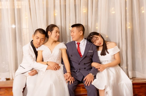 Chụp ảnh gia đình vui vẻ, ấm áp trong concept của phim trường Rosa: nhà chị Minh Thu