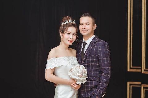 Ảnh đẹp cưới chụp nhiều góc tại phim trường Rosa ở Lê Trọng Tấn: cặp Vũ - Thắm