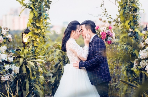 Ảnh cưới đẹp mơ màng trong phim trường Rosa: cặp đôi Thạch - Duyên