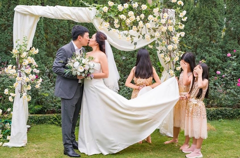 Chụp ảnh kỷ niệm ngày cưới ở Đại Lải với đại gia đình: nhà chị Châu