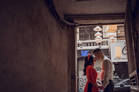 Đi khắp phố cổ Hà Nội, hồ Tây để chụp ảnh cưới: cặp đôi Pha - Mai