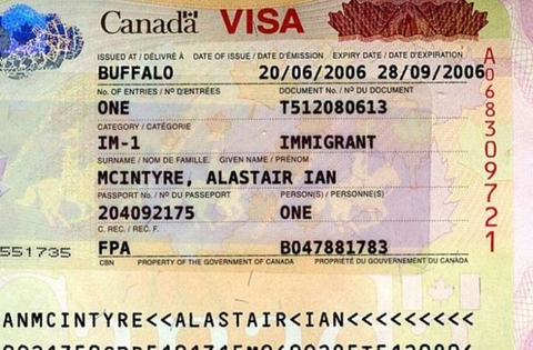 Hồ sơ làm visa đi Canada cần chụp ảnh chân dung thế nào mới chuẩn