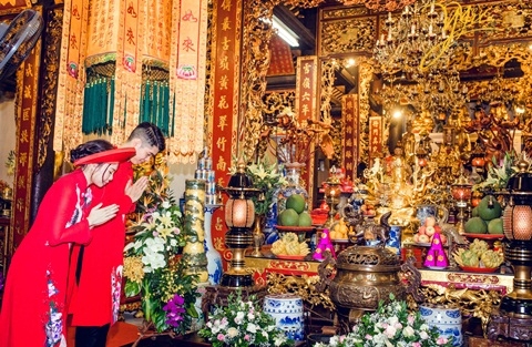 Bộ ảnh lễ Hằng Thuận của cặp đôi Đạo Phật
