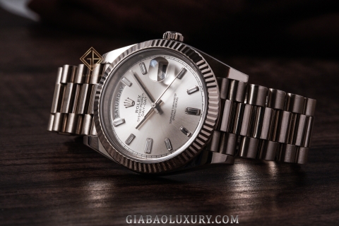 Review đồng hồ Rolex Day-Date 40 228239 mặt số bạc