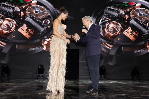 Jacob & Co. Opera Godfather: Chiếc đồng hồ độc bản gây bão tại cuộc đấu giá từ thiện LuisaViaRoma