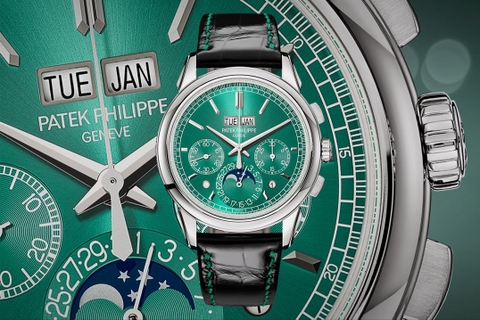 Một chiếc Patek Philippe Perpetual Calendar Chronograph 5270 vỏ titan bất ngờ lộ diện