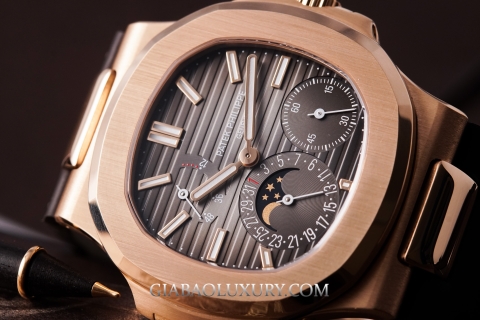 Review đồng hồ Patek Philippe Nautilus 5712R