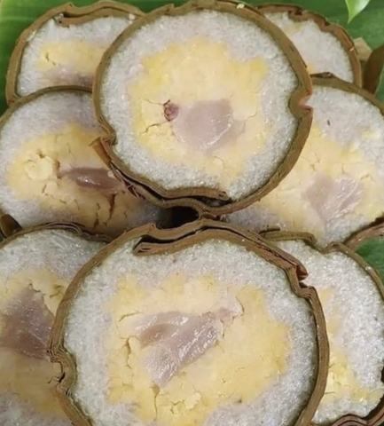 Bánh tét đậu mỡ - 500g/cây