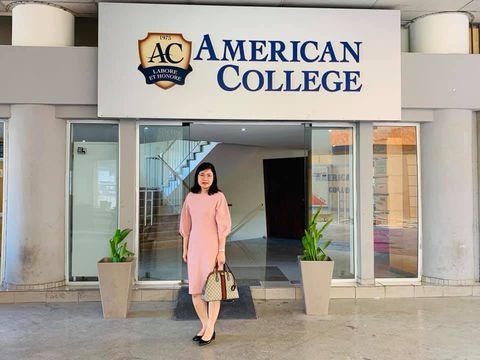 DU HỌC B&T THĂM TRƯỜNG AMERICAN COLLEGE - CỘNG HÒA SÍP