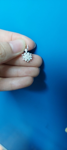 Charm bông tuyết khối đính đá to treo T096