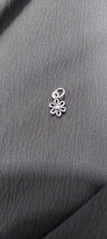 Charm hoa nhẹ treo A358