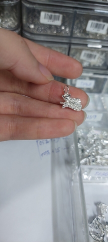 Charm hồ ly nằm đính đá treo T141