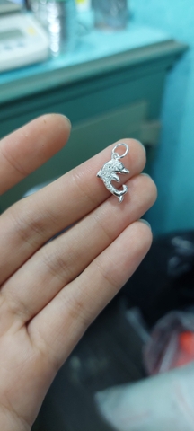 Charm cá heo nhỏ dài đính đá treo bạc s925 T144